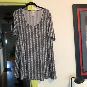 LuLaRoe Perfect T Size Large